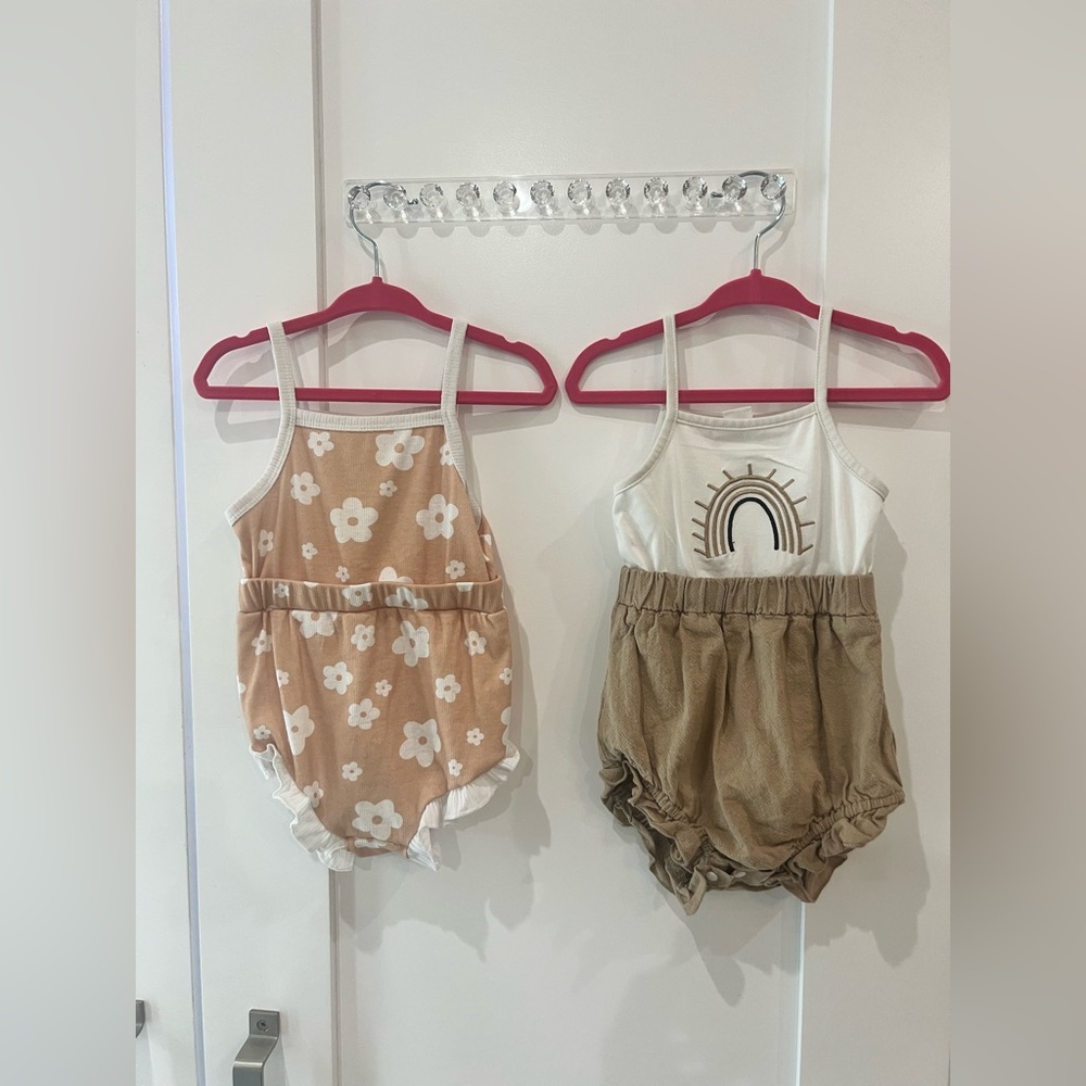 🔥3/$18🔥 Bundle of 2. SHEIN Cream and Tan Baby Romper. Size 9-12 months.